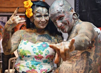 10 cupluri care au spulberat toate stereotipurile despre cum ar trebui să arate o relație ideală