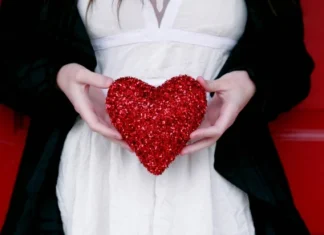 10 seriale romantice de urmărit în cuplu