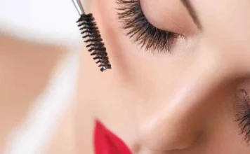 10 trucuri spectaculoase de casă pentru a avea gene lungi și groase.
