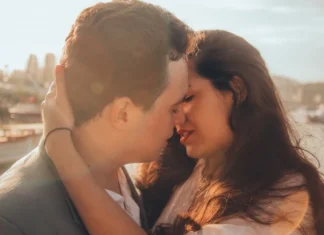 17 tipuri de săruturi pentru a-ți cuceri partenerul