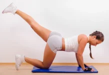 5 tipuri de genuflexiuni acasa care iti vor ridica instantaneu fesele