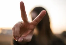 50 de fraze de pace împotriva violenței