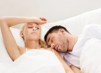 8 moduri de a dormi cu partenerul tău care ar putea indica cât de puternică sau slabă este relația ta.
