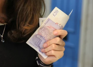 Ce este al tău este al tău și ce este al meu este al meu. Este mai bine să aveți conturi separate