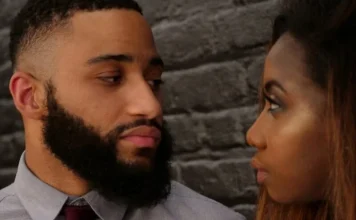 Ce îți spune un bărbat când te place?