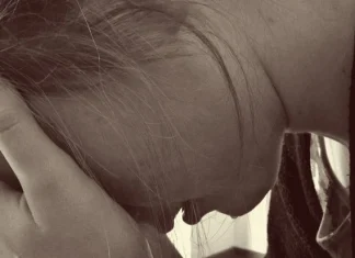 Cel care își dorește o relație formală cu tine vs. cel care te vrea pentru o vreme