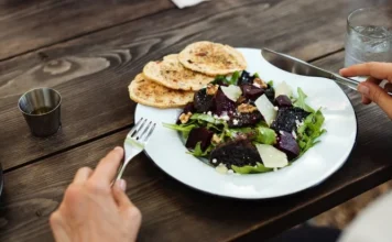 Cele 4 diferențe între vegan și vegetarian (și tipurile)