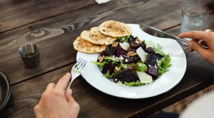 Cele 4 diferențe între vegan și vegetarian (și tipurile)