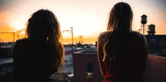 Cele mai frumoase 20 de cântece de prietenie