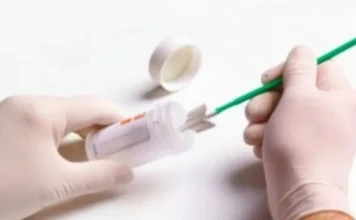 Cinci motive pentru a vă vaccina fiul (și nu doar fiica) împotriva virusului papiloma.