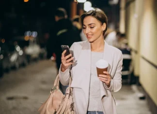 Când îți trimite mesaje WhatsApp tăiate, răspunzi inteligent