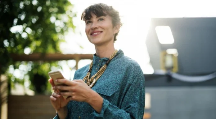 Cum să deblochezi un telefon mobil gratuit (iPhone și Android)