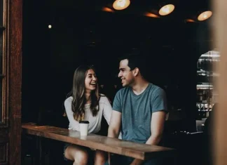 Cum să te îndrăgostești de cineva căruia îi este frică de angajament?