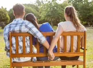 Cum se comportă un bărbat căsătorit când îi place o altă femeie?