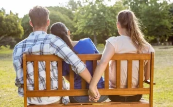 Cum se comportă un bărbat căsătorit când îi place o altă femeie?