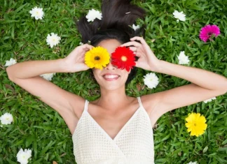 Deschide ochii si nu te astepta sa ai totul pentru a te bucura de viata, ai deja viata care iti permite sa te bucuri de tot.