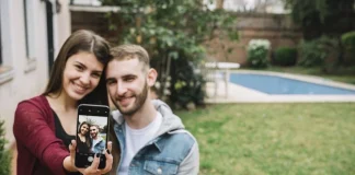 Explicația de ce partenerul tău nu publică fotografii cu tine în rețele