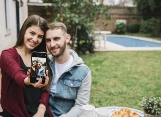 Explicația de ce partenerul tău nu publică fotografii cu tine în rețele