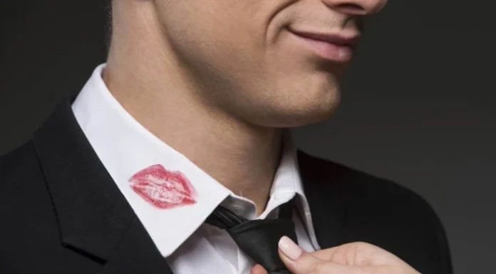 Mângâieri făcute de un bărbat care te înșală