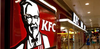 Motivul pentru care KFC urmărește 11 persoane pe Twitter