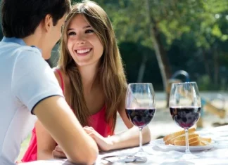 Învață cum să seduci un bărbat în 12 pași.