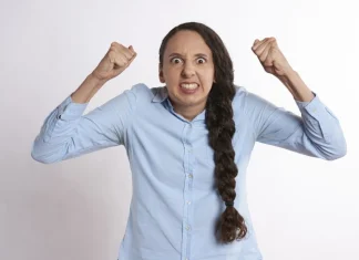 Oamenii care sunt foarte pretențioși la ortografie ar fi mai enervanti, conform științei