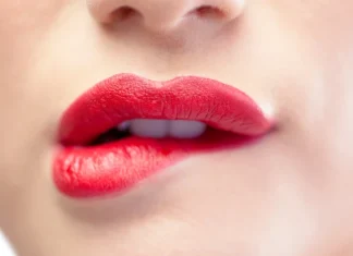 Partenerul tău te mușcă? Înseamnă ceva