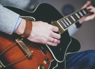 Piese de chitara (electrica, spaniola si acustica)