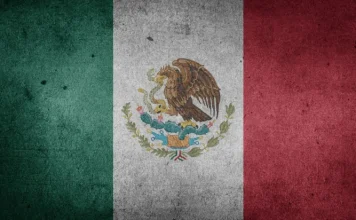 Steagul Mexicului: istorie, culori și stemă