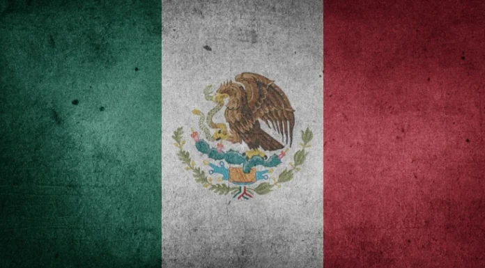 Steagul Mexicului: istorie, culori și stemă