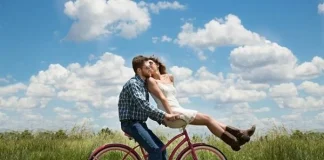 Te-ai întrebat vreodată ce înseamnă să visezi cu persoana care îți place?