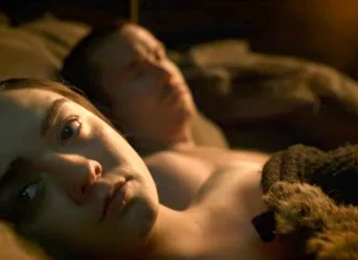 Vârsta lui Maisie Williams și controversa asupra scenei ei de sex