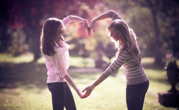 121 de mesaje dulci de dragoste pentru prieteni si cei mai buni prieteni