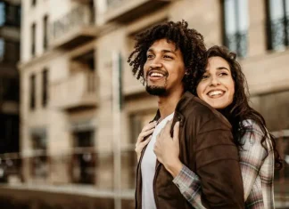 Cele 5 limbaje ale iubirii si cum sa le folositi pentru a va consolida relatia