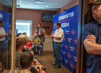 Concurentii GOP alimenteaza neincrederea alegatorilor in instante, scoli si armata