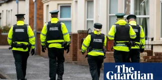 Detaliile ofiterilor de politie din Irlanda de Nord au fost expuse intr-o incalcare „monumentala”