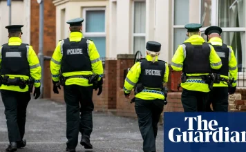Detaliile ofiterilor de politie din Irlanda de Nord au fost expuse intr-o incalcare „monumentala”