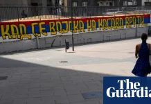 Liderii SUA si UE au cerut sa schimbe abordarea tensiunilor din Kosovo-Serbia