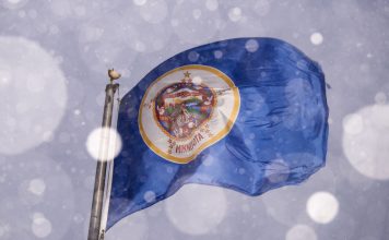 Minnesota incepe lucrarile la un nou steag de stat