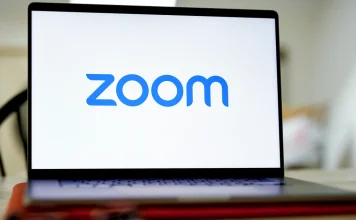 Zoom abordeaza preocuparile legate de confidentialitate ridicate de limbajul de colectare a datelor AI