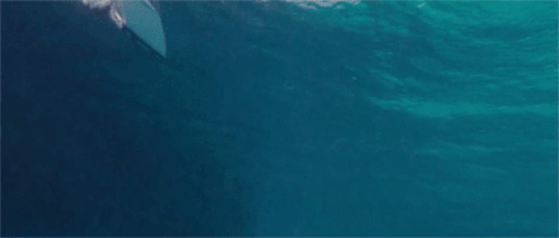 Scena din 007 James Bond The Spy Who Loved Me din Lotus Esprit care conduce sub apa