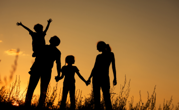 12 mituri parentale de care societatea trebuie sa uite